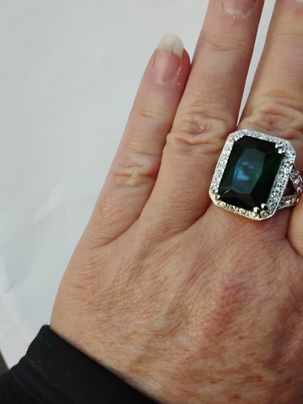 Silver Green Stone Statement Ring with Rhinestones Sz 7.5 to 8 - Picture 3 of 6